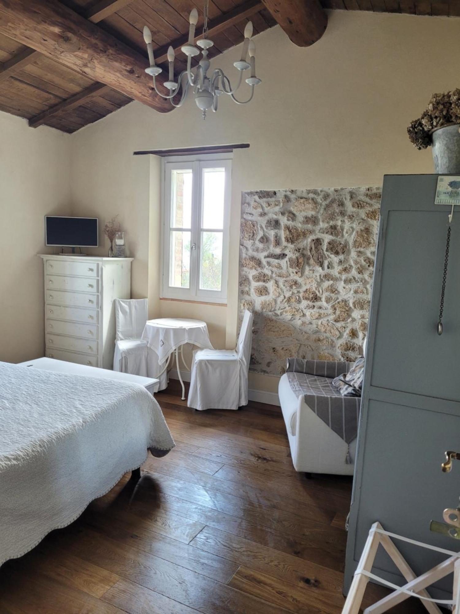 B&B L'Usignolo Асколи-Пичено Экстерьер фото