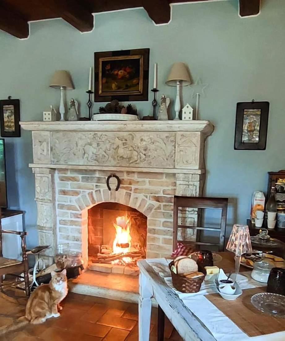 B&B L'Usignolo Асколи-Пичено Экстерьер фото